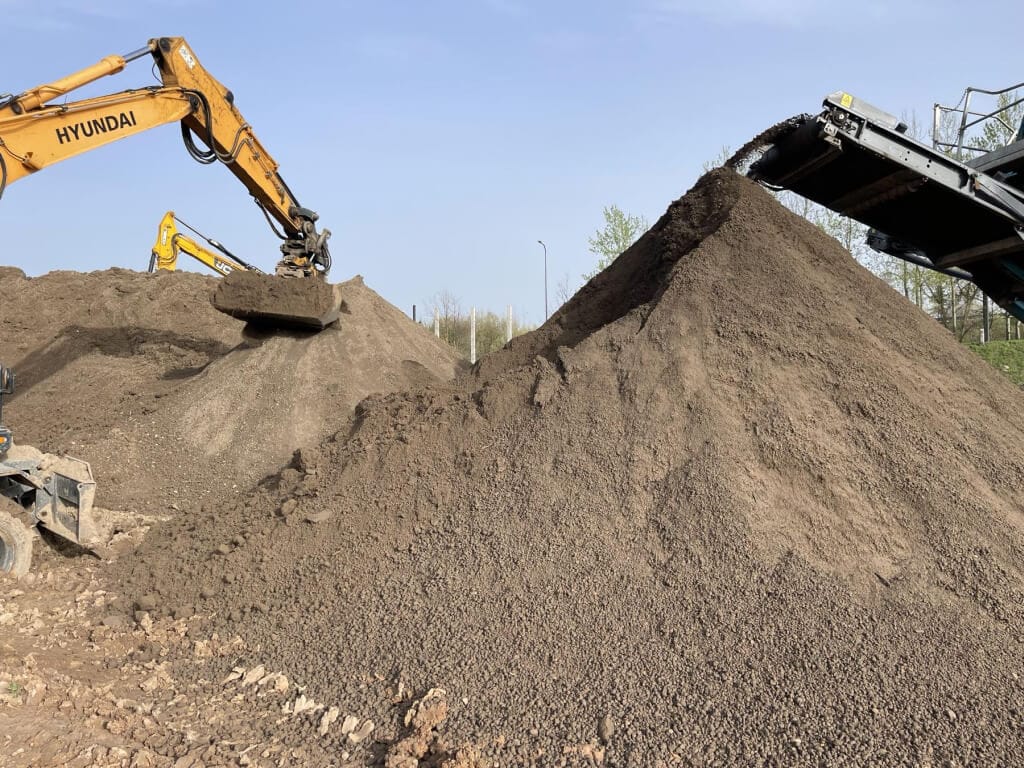 KARJERINES PRODUKCIJOS PREKYBA IR BIRIU KROVINIU TRANSPORTAVIMAS